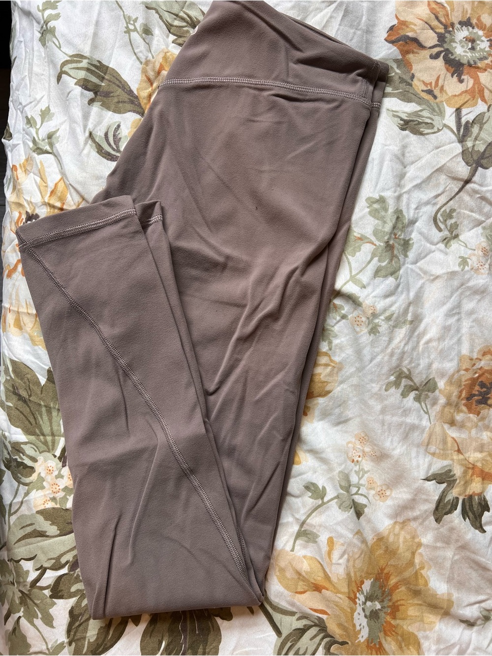 TNA High-Rise Leggings in Taupe